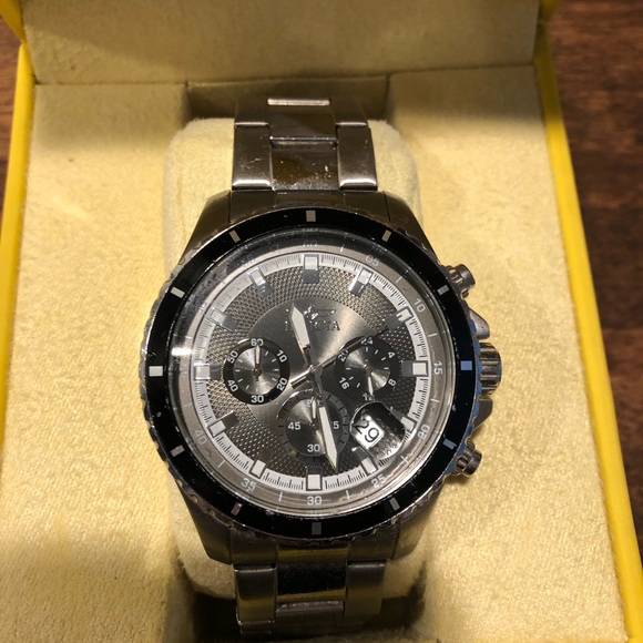 Men’s Stainless Steel Invicta Watch - Picture 2 of 7